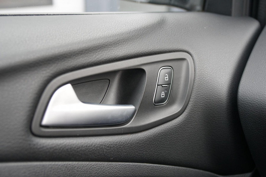 Ford Kuga 1.5 EcoBoost Trend Ultimate DEALER ONDERHOUDEN + TREKHAAK / NAVIGATIE