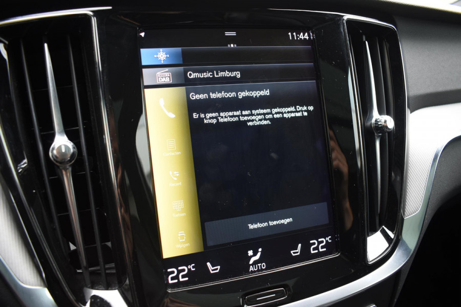 Volvo V60 T6 340PK Automaat Plug-in hybrid AWD R-Design / Panoramadak / Stoelverwarming / Stuurverwarming / 360 Camera / Sportstoelen, Elektrisch met geheugen / Head-up Display / Harman Kardon / Cruise control