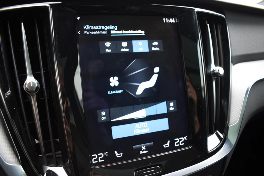 Volvo V60 T6 340PK Automaat Plug-in hybrid AWD R-Design / Panoramadak / Stoelverwarming / Stuurverwarming / 360 Camera / Sportstoelen, Elektrisch met geheugen / Head-up Display / Harman Kardon / Cruise control