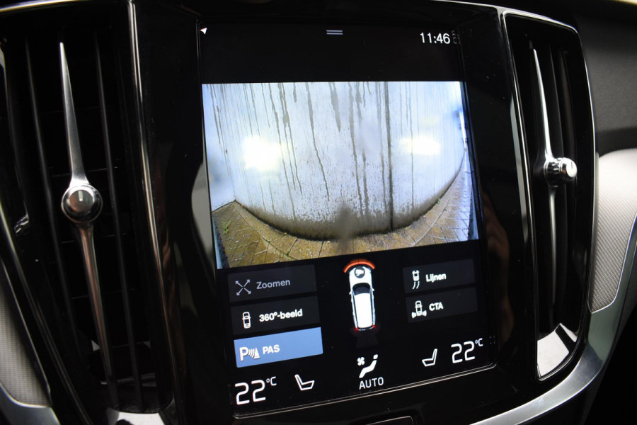 Volvo V60 T6 340PK Automaat Plug-in hybrid AWD R-Design / Panoramadak / Stoelverwarming / Stuurverwarming / 360 Camera / Sportstoelen, Elektrisch met geheugen / Head-up Display / Harman Kardon / Cruise control