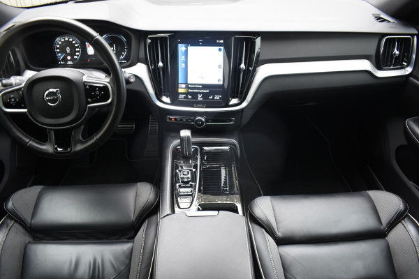 Volvo V60 T6 340PK Automaat Plug-in hybrid AWD R-Design / Panoramadak / Stoelverwarming / Stuurverwarming / 360 Camera / Sportstoelen, Elektrisch met geheugen / Head-up Display / Harman Kardon / Cruise control