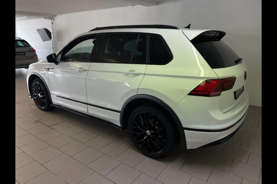 Volkswagen Tiguan 2.0 TSI 4Motion Highline Business R AUTOMAAT PANO AIRCO NAVI CRUISE BT STOELVERW APPLE CARPLAY 20INCH NIEUWSTAAT