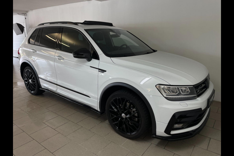 Volkswagen Tiguan 2.0 TSI 4Motion Highline Business R AUTOMAAT PANO AIRCO NAVI CRUISE BT STOELVERW APPLE CARPLAY 20INCH NIEUWSTAAT