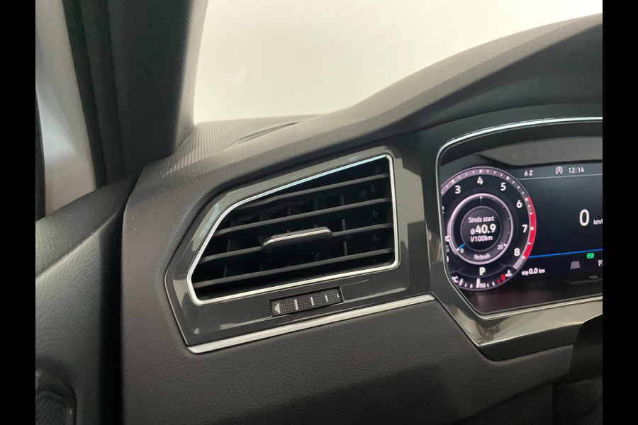 Volkswagen Tiguan 2.0 TSI 4Motion Highline Business R AUTOMAAT PANO AIRCO NAVI CRUISE BT STOELVERW APPLE CARPLAY 20INCH NIEUWSTAAT