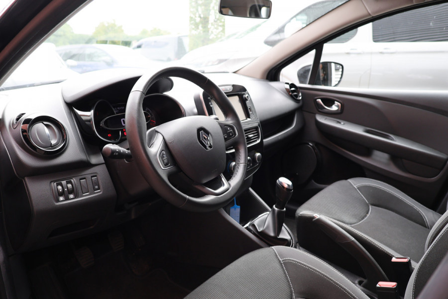 Renault Clio Estate 0.9 TCe Zen | Navigatie | Cruise control | Airco | DAB | LM Velgen | Trekhaak | DAB | MF Stuur | NAP Logisch | Nieuwe APK
