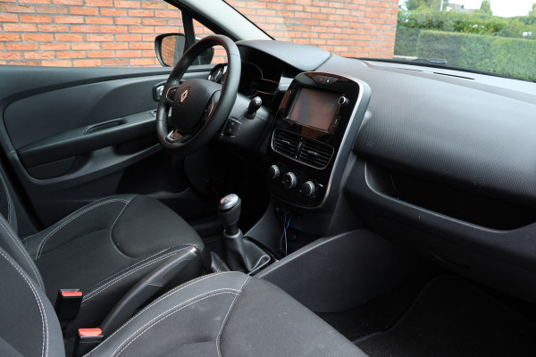 Renault Clio Estate 0.9 TCe Zen | Navigatie | Cruise control | Airco | DAB | LM Velgen | Trekhaak | DAB | MF Stuur | NAP Logisch | Nieuwe APK