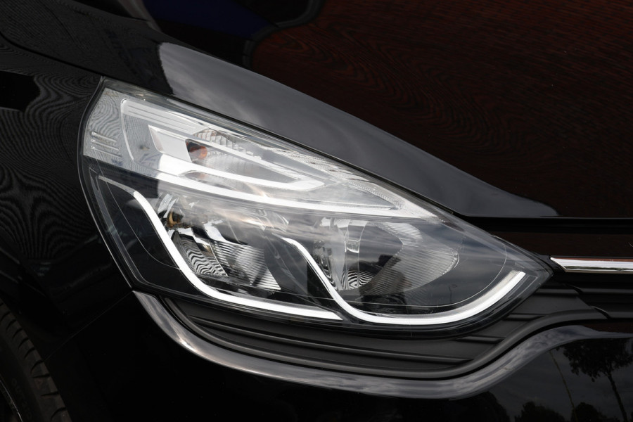 Renault Clio Estate 0.9 TCe Zen | Navigatie | Cruise control | Airco | DAB | LM Velgen | Trekhaak | DAB | MF Stuur | NAP Logisch | Nieuwe APK