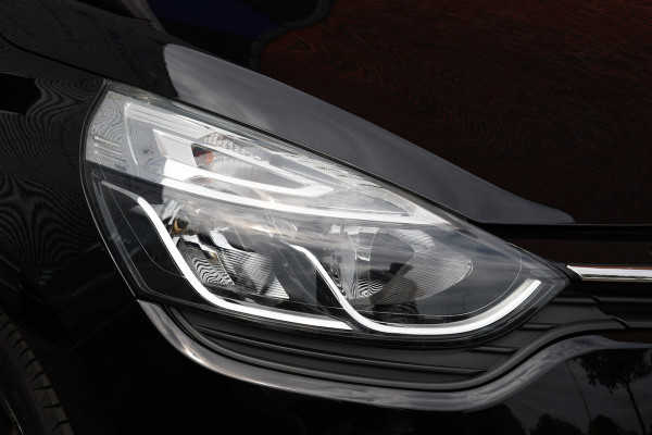 Renault Clio Estate 0.9 TCe Zen | Navigatie | Cruise control | Airco | DAB | LM Velgen | Trekhaak | DAB | MF Stuur | NAP Logisch | Nieuwe APK
