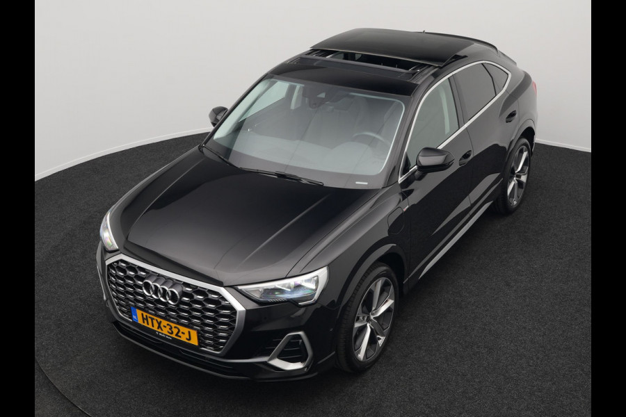 Audi Q3 Sportback 45 TFSI e S Line Plug In Hybrid 245pk PHEV | Trekhaak af Fabriek | Panodak | Adaptive Cruise | 20"L.M | Apple Carplay | Virtual | Sportstoelen Verwarmd | Camera | Navi |