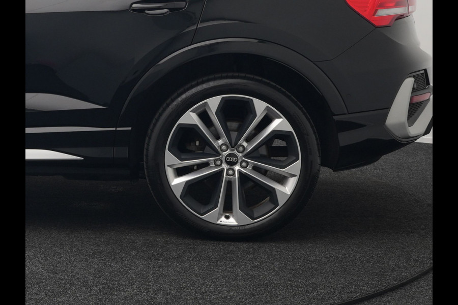Audi Q3 Sportback 45 TFSI e S Line Plug In Hybrid 245pk PHEV | Trekhaak af Fabriek | Panodak | Adaptive Cruise | 20"L.M | Apple Carplay | Virtual | Sportstoelen Verwarmd | Camera | Navi |