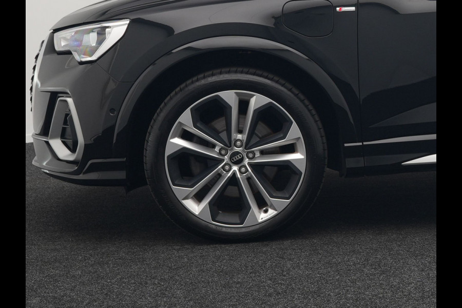 Audi Q3 Sportback 45 TFSI e S Line Plug In Hybrid 245pk PHEV | Trekhaak af Fabriek | Panodak | Adaptive Cruise | 20"L.M | Apple Carplay | Virtual | Sportstoelen Verwarmd | Camera | Navi |
