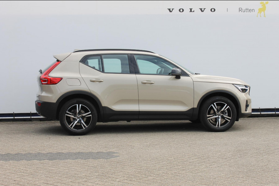 Volvo XC40 B4 211PK Automaat Plus Dark Google infotainment / Adaptieve Cruise Control / Trekhaak / Parkeersensoren met parkeercamera achter / Verwarmbare voorruit / Blis /