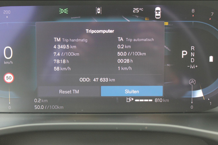 Volvo XC40 B4 211PK Automaat Plus Dark Google infotainment / Adaptieve Cruise Control / Trekhaak / Parkeersensoren met parkeercamera achter / Verwarmbare voorruit / Blis /