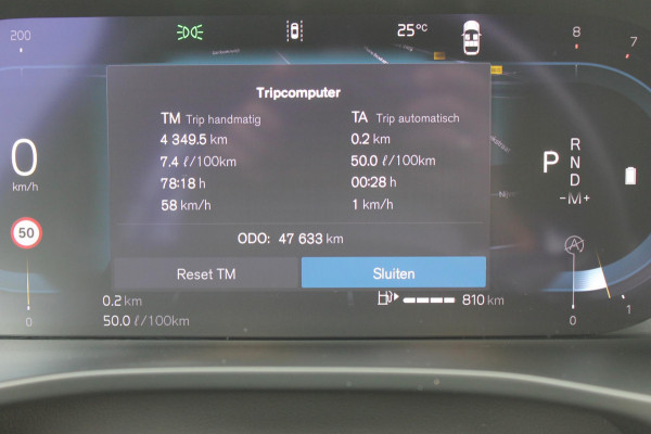 Volvo XC40 B4 211PK Automaat Plus Dark Google infotainment / Adaptieve Cruise Control / Trekhaak / Parkeersensoren met parkeercamera achter / Verwarmbare voorruit / Blis /
