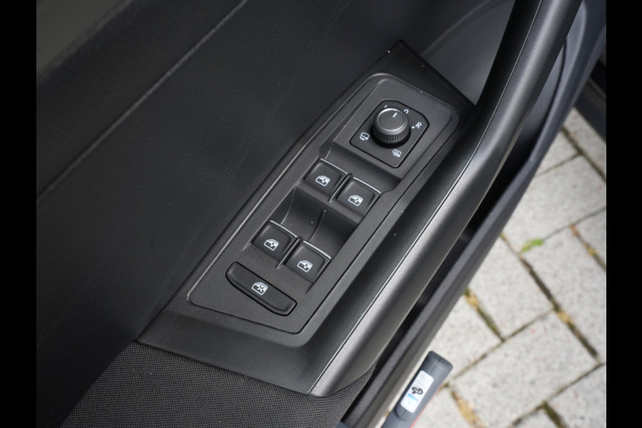 Volkswagen T-Roc 1.5 TSI DSG Style Business | Navigatie | Climate Control | Virtual | Camera