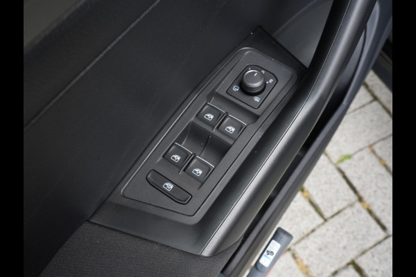 Volkswagen T-Roc 1.5 TSI DSG Style Business | Navigatie | Climate Control | Virtual | Camera