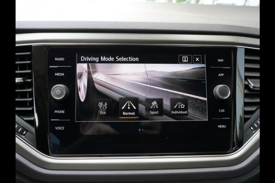 Volkswagen T-Roc 1.5 TSI DSG Style Business | Navigatie | Climate Control | Virtual | Camera