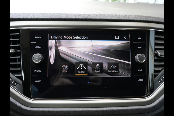 Volkswagen T-Roc 1.5 TSI DSG Style Business | Navigatie | Climate Control | Virtual | Camera