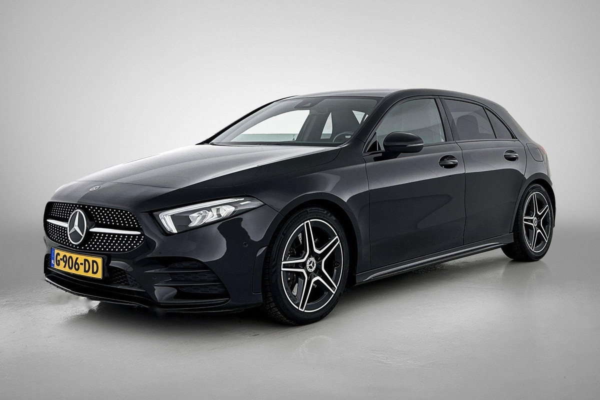 Mercedes-Benz A-Klasse 250 Premium Plus AMG-Line (Navi, Parkeersensoren V+A, StoelV, Cruise Con, Etc)