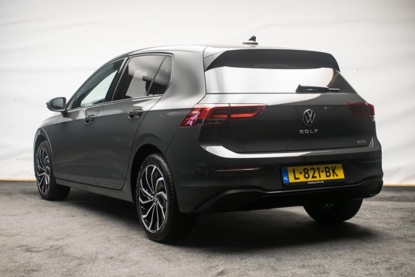 Volkswagen Golf 1.0 eTSI Sportline Automaat ORG NL [ Sfeerverlichting Full LED Virtual Carplay Adaptive Cruise Parkeersensoren ]