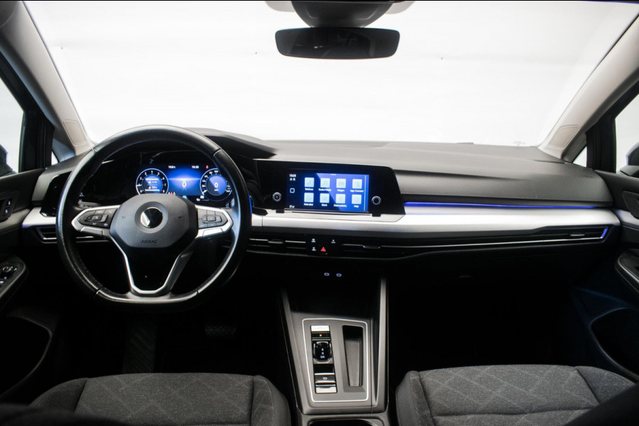 Volkswagen Golf 1.0 eTSI Sportline Automaat ORG NL [ Sfeerverlichting Full LED Virtual Carplay Adaptive Cruise Parkeersensoren ]
