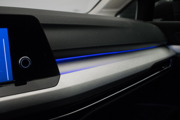 Volkswagen Golf 1.0 eTSI Sportline Automaat ORG NL [ Sfeerverlichting Full LED Virtual Carplay Adaptive Cruise Parkeersensoren ]