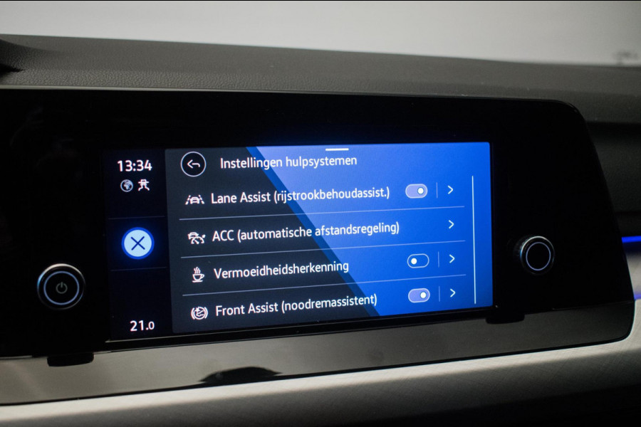 Volkswagen Golf 1.0 eTSI Sportline Automaat ORG NL [ Sfeerverlichting Full LED Virtual Carplay Adaptive Cruise Parkeersensoren ]