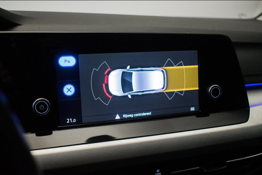 Volkswagen Golf 1.0 eTSI Sportline Automaat ORG NL [ Sfeerverlichting Full LED Virtual Carplay Adaptive Cruise Parkeersensoren ]