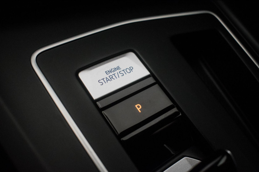 Volkswagen Golf 1.0 eTSI Sportline Automaat ORG NL [ Sfeerverlichting Full LED Virtual Carplay Adaptive Cruise Parkeersensoren ]