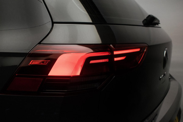 Volkswagen Golf 1.0 eTSI Sportline Automaat ORG NL [ Sfeerverlichting Full LED Virtual Carplay Adaptive Cruise Parkeersensoren ]