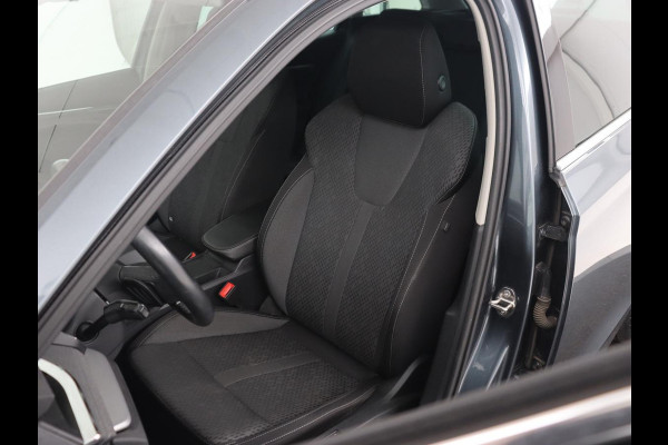 Škoda Octavia 1.0 e-TSI Business Edition | Stoelverwarming | Trekhaak | Head-Up | Memory | Camera | Carplay | Sfeerverlichting | Navigatie | Side Assist | Virtual Cockpit