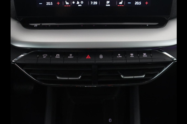 Škoda Octavia 1.0 e-TSI Business Edition | Stoelverwarming | Trekhaak | Head-Up | Memory | Camera | Carplay | Sfeerverlichting | Navigatie | Side Assist | Virtual Cockpit