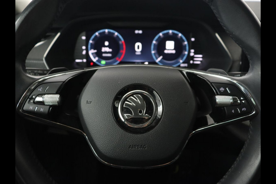 Škoda Octavia 1.0 e-TSI Business Edition | Stoelverwarming | Trekhaak | Head-Up | Memory | Camera | Carplay | Sfeerverlichting | Navigatie | Side Assist | Virtual Cockpit
