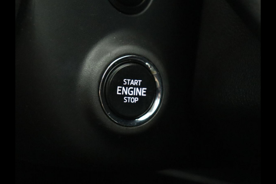 Škoda Octavia 1.0 e-TSI Business Edition | Stoelverwarming | Trekhaak | Head-Up | Memory | Camera | Carplay | Sfeerverlichting | Navigatie | Side Assist | Virtual Cockpit