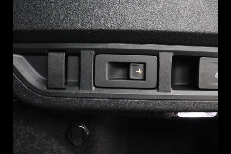 Škoda Octavia 1.0 e-TSI Business Edition | Stoelverwarming | Trekhaak | Head-Up | Memory | Camera | Carplay | Sfeerverlichting | Navigatie | Side Assist | Virtual Cockpit
