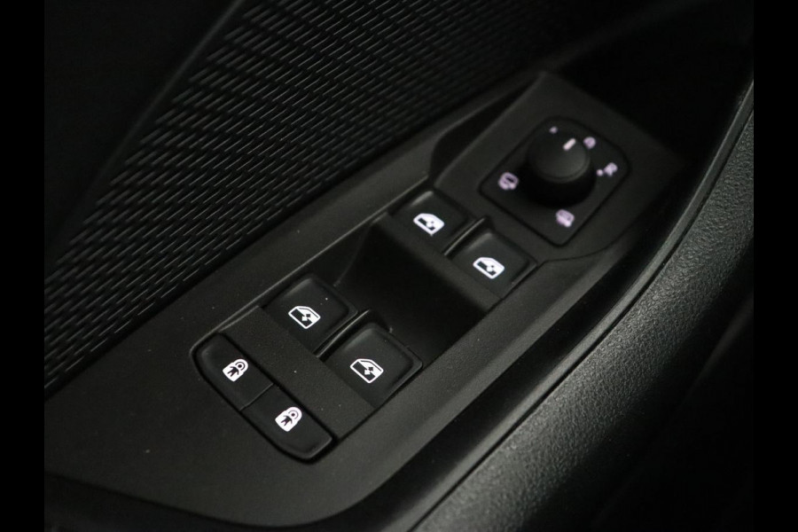 Škoda Octavia 1.0 e-TSI Business Edition | Stoelverwarming | Trekhaak | Head-Up | Memory | Camera | Carplay | Sfeerverlichting | Navigatie | Side Assist | Virtual Cockpit