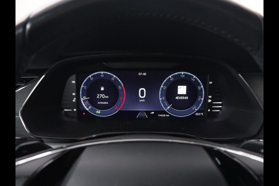Škoda Octavia 1.0 e-TSI Business Edition | Stoelverwarming | Trekhaak | Head-Up | Memory | Camera | Carplay | Sfeerverlichting | Navigatie | Side Assist | Virtual Cockpit