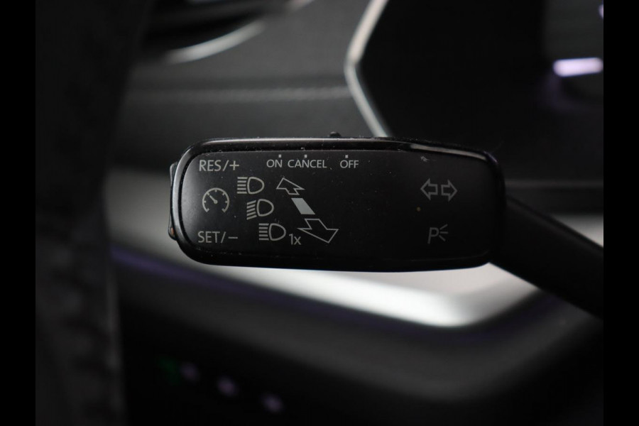 Škoda Octavia 1.0 e-TSI Business Edition | Stoelverwarming | Trekhaak | Head-Up | Memory | Camera | Carplay | Sfeerverlichting | Navigatie | Side Assist | Virtual Cockpit