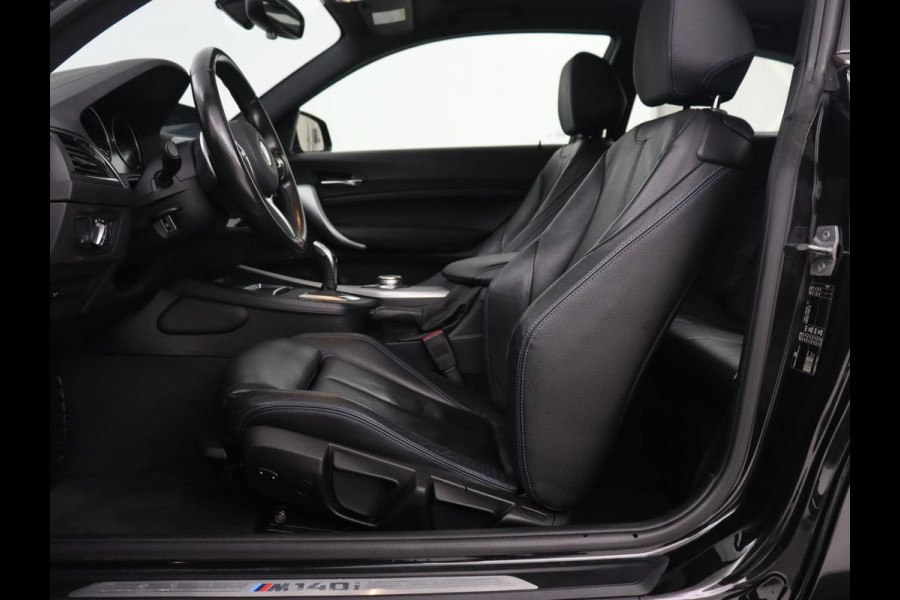 BMW 1-serie M140i High Executive | 2e eigenaar | Schuifdak | Leder | Harman/Kardon | Stoel & stuurverwarming | Camera | Carplay | Full LED | Navigatie