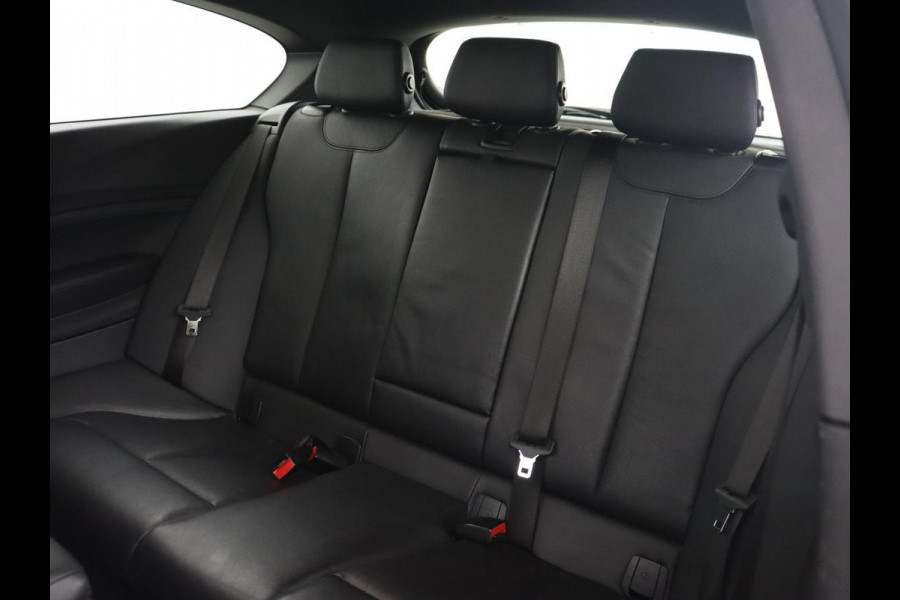 BMW 1-serie M140i High Executive | 2e eigenaar | Schuifdak | Leder | Harman/Kardon | Stoel & stuurverwarming | Camera | Carplay | Full LED | Navigatie
