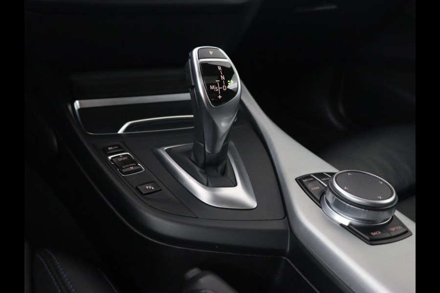 BMW 1-serie M140i High Executive | 2e eigenaar | Schuifdak | Leder | Harman/Kardon | Stoel & stuurverwarming | Camera | Carplay | Full LED | Navigatie