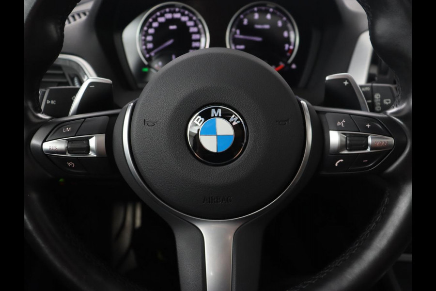 BMW 1-serie M140i High Executive | 2e eigenaar | Schuifdak | Leder | Harman/Kardon | Stoel & stuurverwarming | Camera | Carplay | Full LED | Navigatie