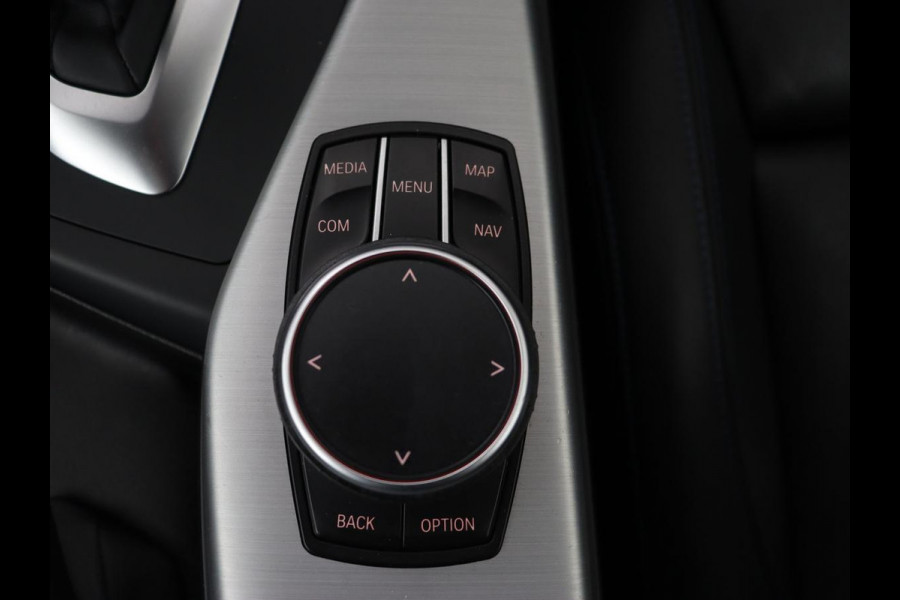 BMW 1-serie M140i High Executive | 2e eigenaar | Schuifdak | Leder | Harman/Kardon | Stoel & stuurverwarming | Camera | Carplay | Full LED | Navigatie