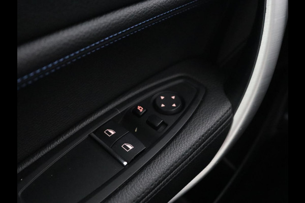 BMW 1-serie M140i High Executive | 2e eigenaar | Schuifdak | Leder | Harman/Kardon | Stoel & stuurverwarming | Camera | Carplay | Full LED | Navigatie