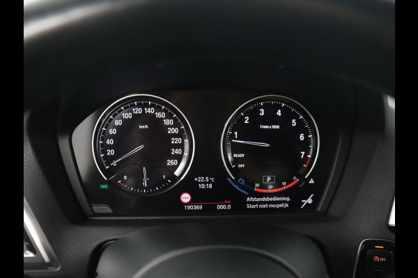 BMW 1-serie M140i High Executive | 2e eigenaar | Schuifdak | Leder | Harman/Kardon | Stoel & stuurverwarming | Camera | Carplay | Full LED | Navigatie