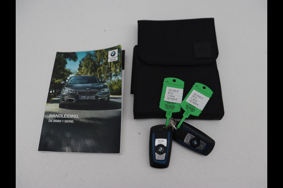 BMW 1-serie M140i High Executive | 2e eigenaar | Schuifdak | Leder | Harman/Kardon | Stoel & stuurverwarming | Camera | Carplay | Full LED | Navigatie