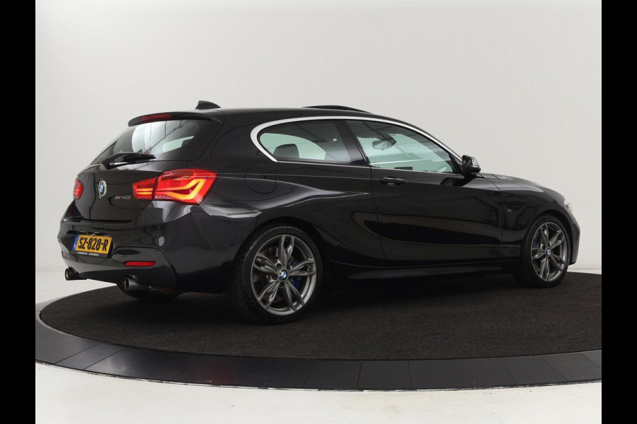 BMW 1-serie M140i High Executive | 2e eigenaar | Schuifdak | Leder | Harman/Kardon | Stoel & stuurverwarming | Camera | Carplay | Full LED | Navigatie
