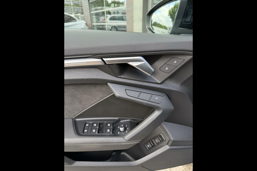 Audi A3 Sportback 40 TFSIe S-Line Acc|Dodehoek|Sportstoelen