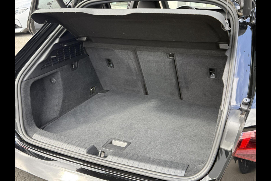 Audi A3 Sportback 40 TFSIe S-Line Acc|Dodehoek|Sportstoelen