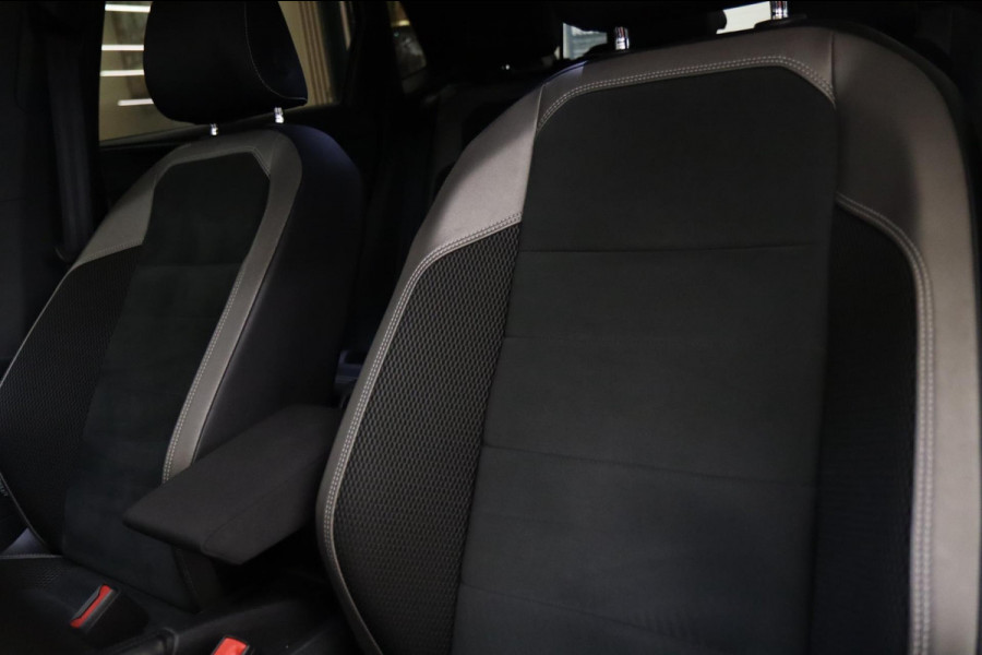 Volkswagen Polo Volkswagen Polo 2.0 TSI GTI / PANO / VIRTUAL / CARPLAY / ACC / STOE / HALFLEDER